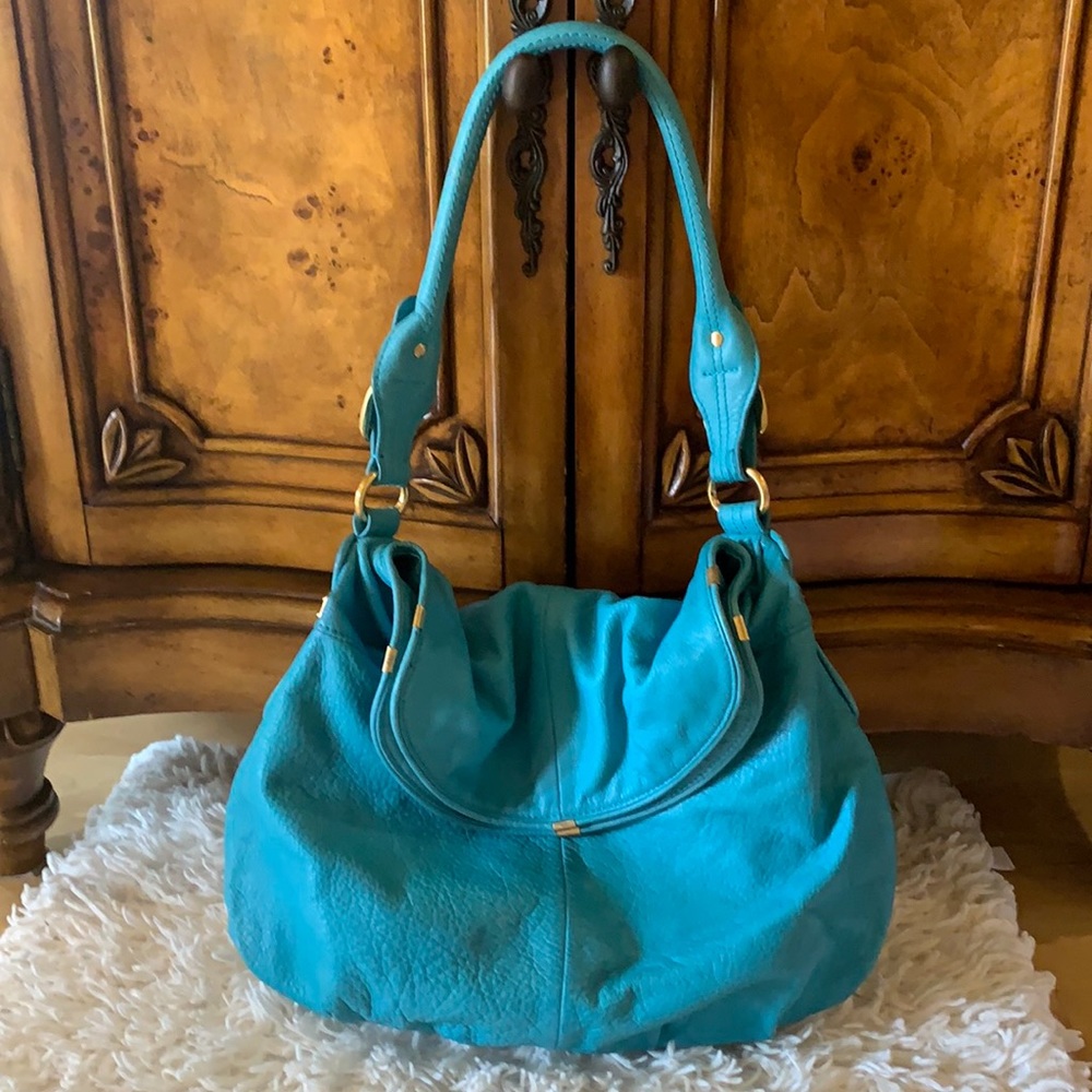 Gorgeous teal blue makowsky leather purse.